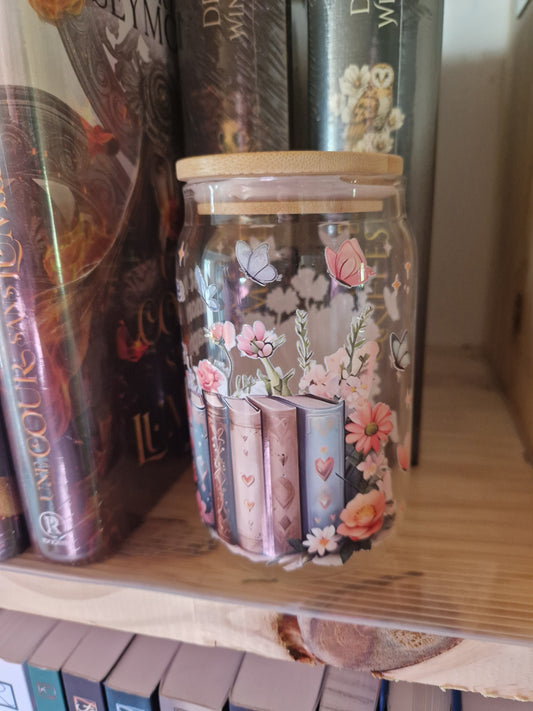 Verre illustré avec paille en verre – Just One More Chapter