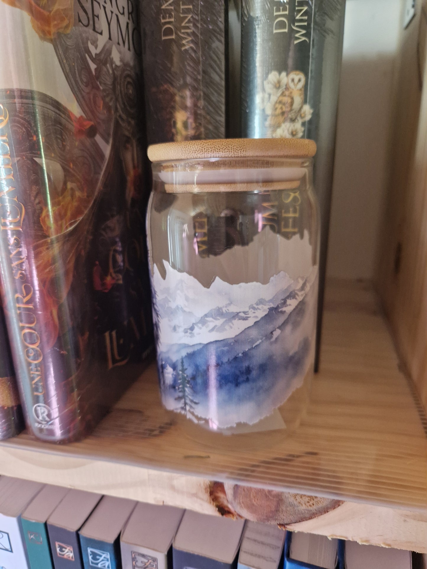 Verre illustré avec paille en verre – Esprit du Loup